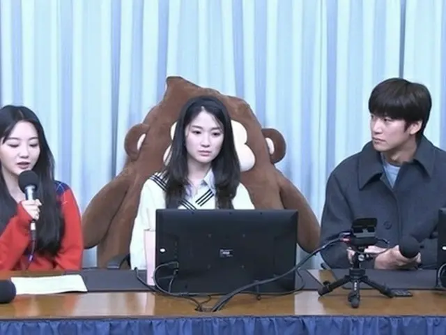 배우 나 개, SBS 파워 FM '2시 탈출 Cultwo Show'에서 JYP 연습생 시절을 회상. “1년간 가수 연습생을 했다. 함께 연습했던