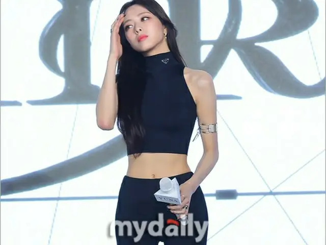 ITZY 윤아, 6th 미니앨범 ‘CHESHIRE’ 기자 간담회에서의 미모가 화제. .