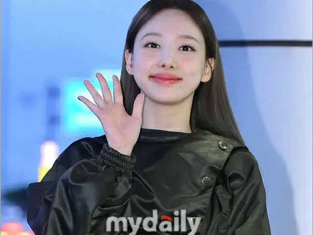 나영(TWICE), 해외 스케줄을 위해 출발@김포국제공항. .
