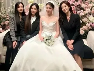 은정(T-ARA), 지영의 결혼식 사진 공개. 효민&큐리의 모습도. .