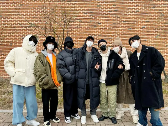 「BTS(방탄소년단)」, 멤버 모두 입대하는 JIN을 배웅한다. .