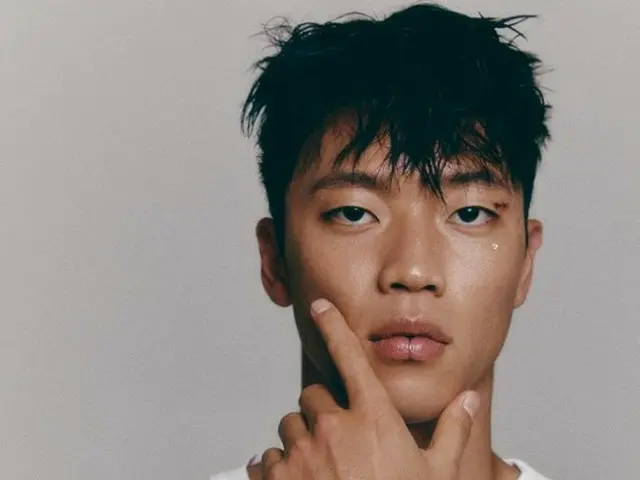 축구 한국 대표 황희찬, 화보 공개. marie claire. .