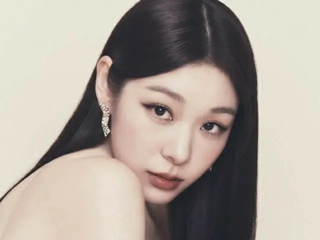 김연아, 화보 공개. Harper's BAZAAR. .