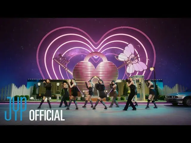 TWICE_의 신곡 ‘MOONLIGHT SUNRISE’, 코미디 콤비 ‘아마가미 인터’의 마코코가 댄스 동영상을 공개해 화제에. .  