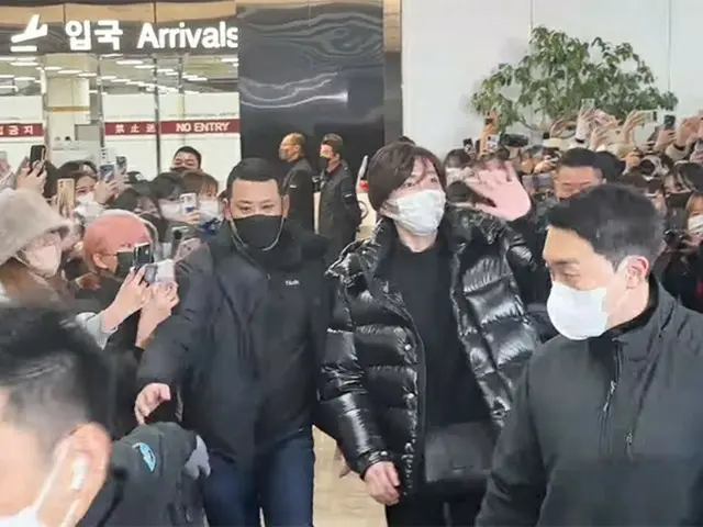 ‘나니와 남자’ 미치에 하야시, 지금 도착@김포국제공항. .