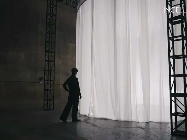 배우 원빈, 오랜만의 등장으로 화제에. .