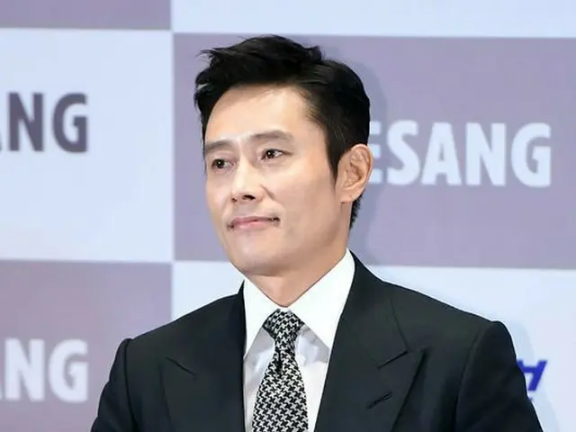 Actor Lee Byung Hun, attended the 38th Blue Dragon Film Award hand printingevent.