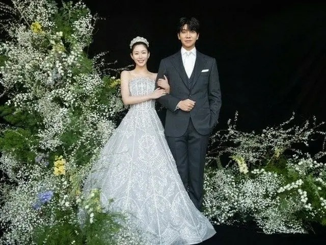 Lee Seung Gi & Lee DaIn's wedding was reportedly not attended by HOOKEntertainment's singer Lee Sun