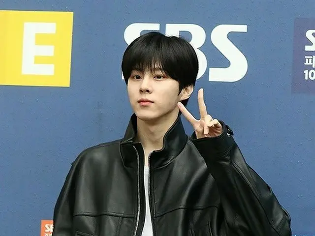 Kim WooSeok went to the broadcasting station to appear on ”2 o'clock escapeCultwo Show”. . .