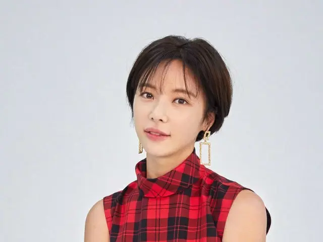 Actress Hwang Jung Eum signed the exclusive contract with Y-ONE. She will returnto acting for the fi