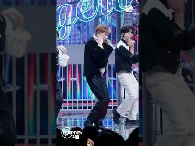 탈색하고 레전드 코디로 무대한 인피니트_  김성규<br><br>More from #M2? :D<br><br>Facebook:   <br>X:  