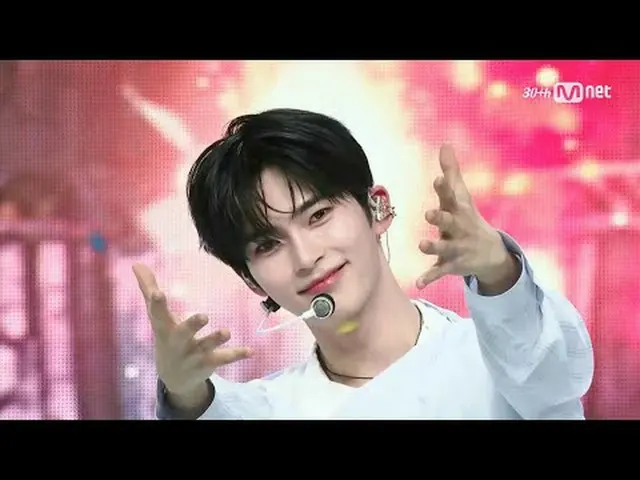 티빙에서 스트리밍 :  <br><br>M COUNTDOWN｜Ep.878<br>제로베이스원_ _  - 블루 (제로베이스원_ _  - BLUE)<b