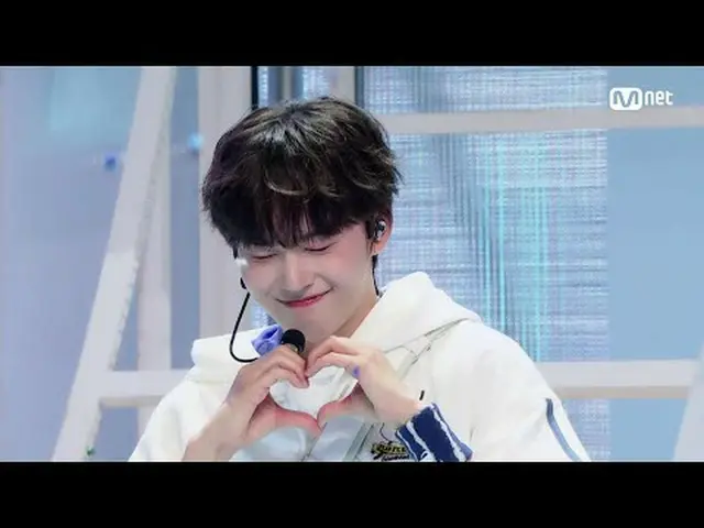 티빙에서 스트리밍 :  <br><br>M COUNTDOWN｜Ep.890<br>킥플립_  - 프리즈 (킥플립_ _  - FREEZE)<br><br