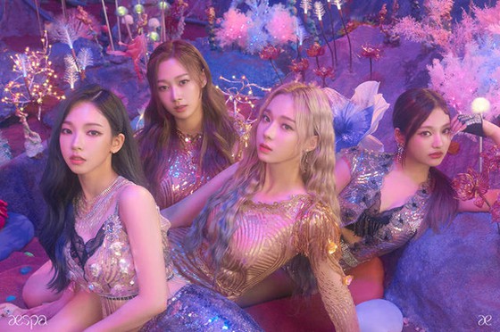 SM 신인 걸 그룹 'aespa "KARINA × GISELLE × WINTER × NINGNING 단체 샷 최초 공개