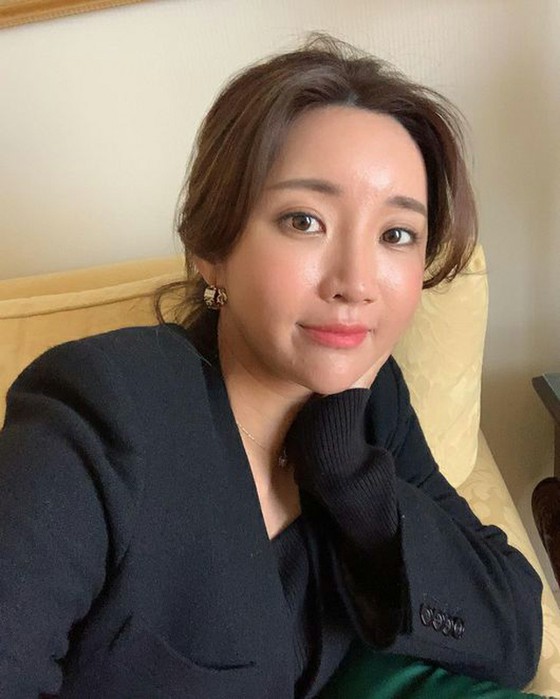 "남편은 배우 이완"여자 프로 골퍼 이보미, 오사카에서의 근황을 공개 ... 아름다움 감도는 부드러운 미소