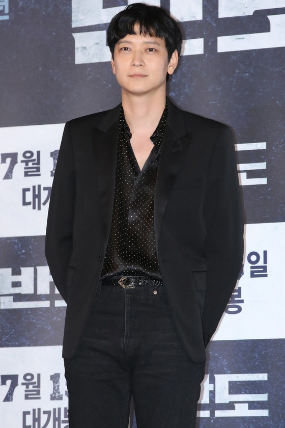 배우 강동원, 한국판 '엑시덴트'주연으로? 소속사 "긍정적으로 검토 중"