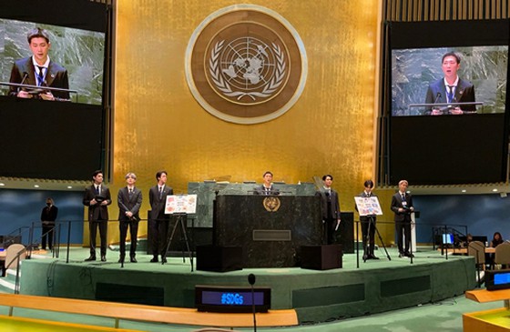'방탄 소년단'JIMIN 유엔 연설에서 초긴장 ... 순간을 포착