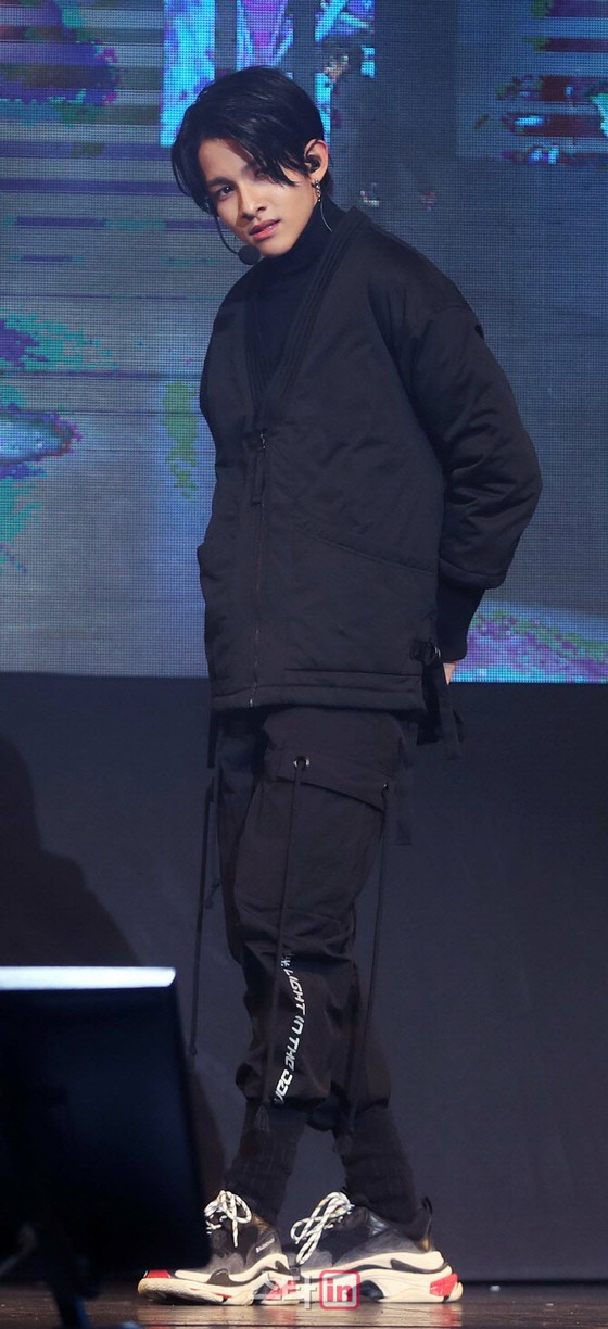 가수 사무엘, 소속사와의 '전속계약 분쟁' 전속계약 분쟁 1심 승소 BRAVE측 항소 검토