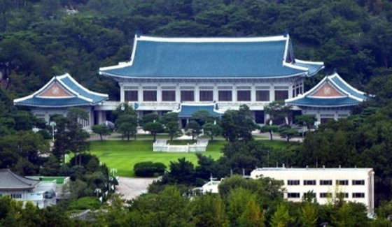 한국 청와대 ‘독도(다케시마)는 우리 영토’ 강조… 일본의 한·미·일 공동회견 결석은 이례