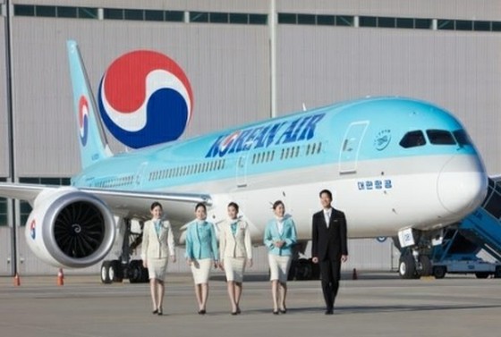 '성의 상품화'와 논란… 대한항공, 객실승무원 제복 영상 공개한 유튜버에 '법적 조치' 검토=한국