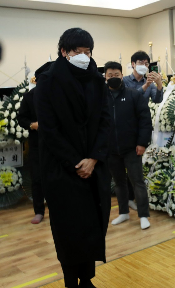 강동원, '영화 속 엄마' 배은심 여사의 통야에 '비통한 생각'