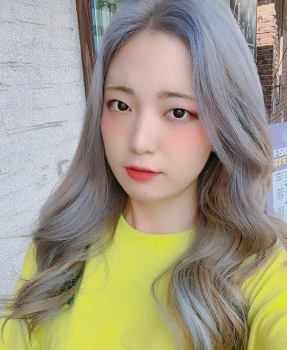 원래 '에이오 에이 "권 미나 지민을 지목 논쟁 과열 ... 옛 동료 유경이 SNS 업데이트"나에게 같은 모습 "