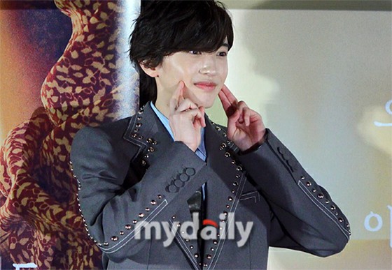 한국 방문의 '나니와 단시' 미치에다 슌스케, 한국어 인사 화제