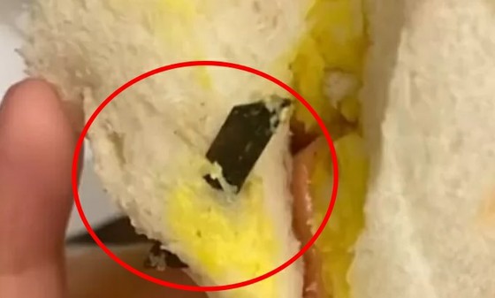 중국 유명 베이커리 빵에서 '커터의 칼날'… 점포 측이 “수수께끼” 보상안 제시 = 한국보도