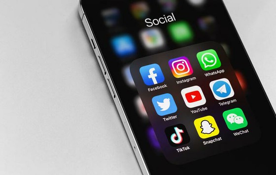 '얼굴에 상처를 입는' 챌린지에···이탈리아의 규제 당국, TikTok 조사에 착수