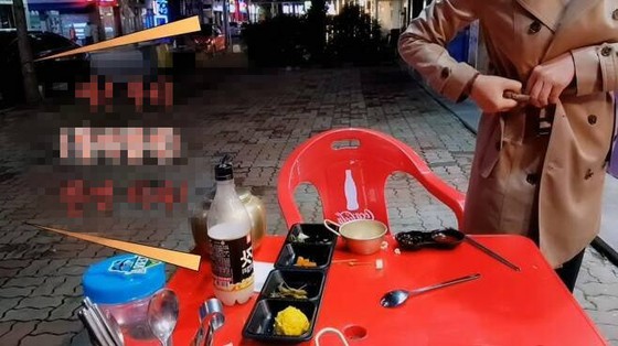 여성 유튜버가 생 전달중, 지나가는 남자로부터 "성희롱 피해" = 한국