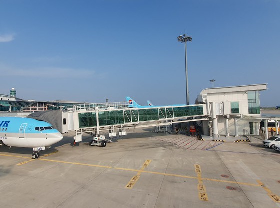 인천공항, 제2터미널 원격탑승시설 정식 운영 = 한국