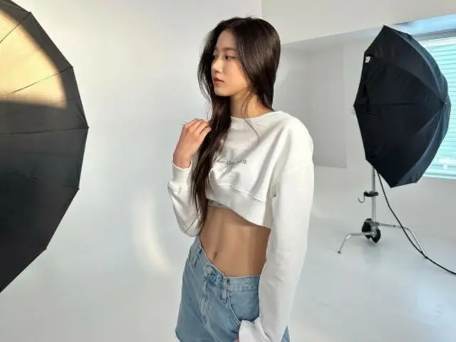 ‘LE SSERAFIM’ 카즈하, 새로운 한국명은 ‘박지원’… 드라마 ‘태양의 후예’ 대팬