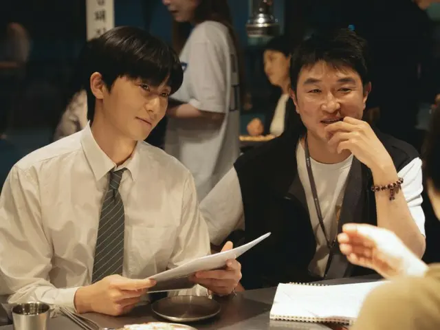 박서준&원지안 '내일은 분명' 감독, '입은 웃고 있었지만 눈은 울었다'