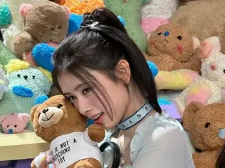 'NiziU' RIMA, '두근두근' 한국 데뷔에 설렘을 밝힌다... 큰 눈동자와 미 데콜테가 눈부신 귀여운 비주얼