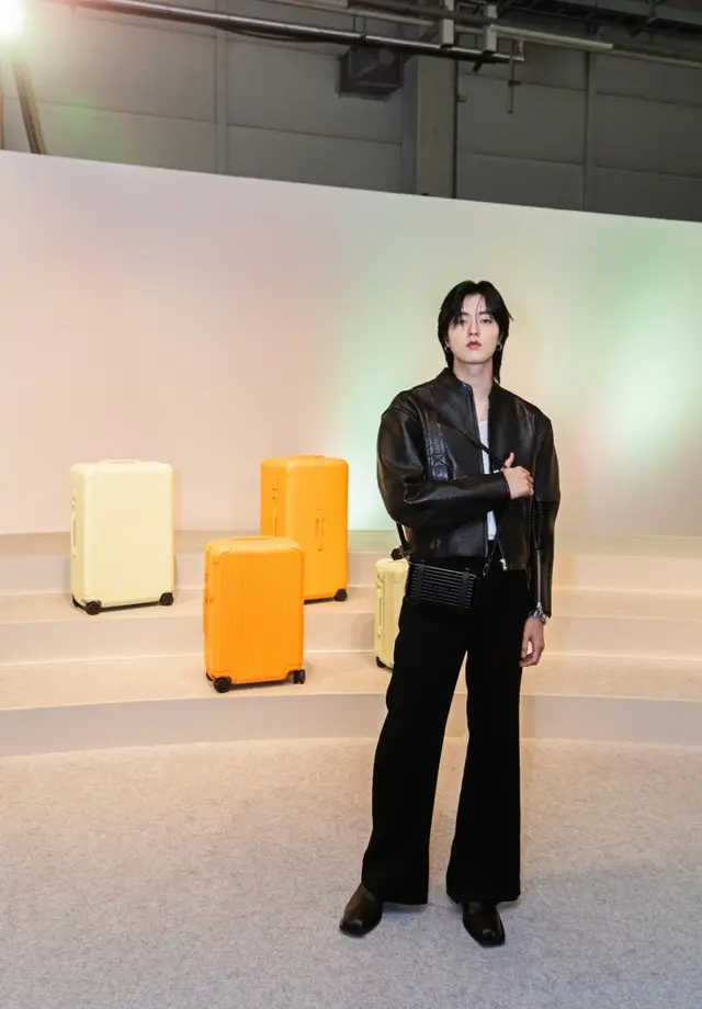 RIMOWA「エッセンシャル コレクション」 最新カラーのローンチイベントに参加した「TREASURE」HARUTO