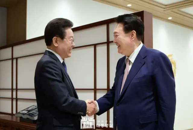 <W解説>初めて行われた、韓国の尹大統領と最大野党代表の会談＝一致点少なく、遠い「協治」への道