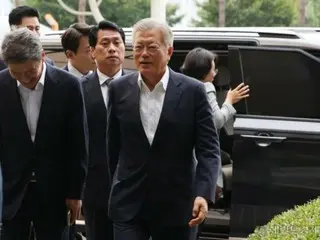 존명 중인 한국 대통령 경험자로 유일하게 체포되지 않은 문재인 씨=그러나 의혹이 없는 것은 아니다