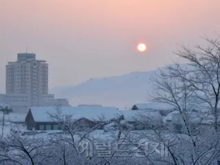 '반통일정책'을 진행 중인 북한이 이번에는 '이산가족면회소'를 일방적으로 철거=한국 정부는 반발