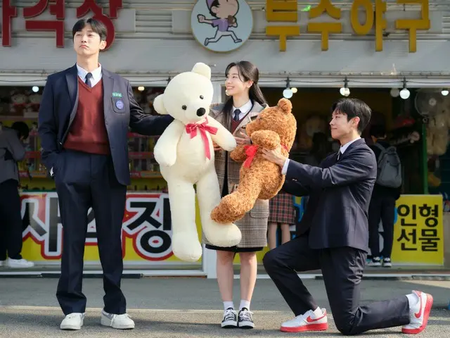 『그 여름, 우리들이 좋아했던 소나에게』 우등생의 소나(Dahyun)와 자유분방한 진우(jinyoung)와 함께 보낸 클래스메이트들의 장면 사진 해금