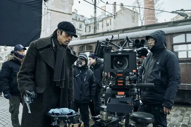 ヒョンビン主演のサスペンス・アクション大作『ハルビン』、本編名シーン映像とメイキング写真を解禁！