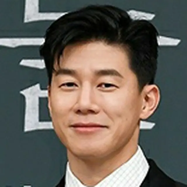Kim Moo Yul（ユン・ヨンハ大尉）