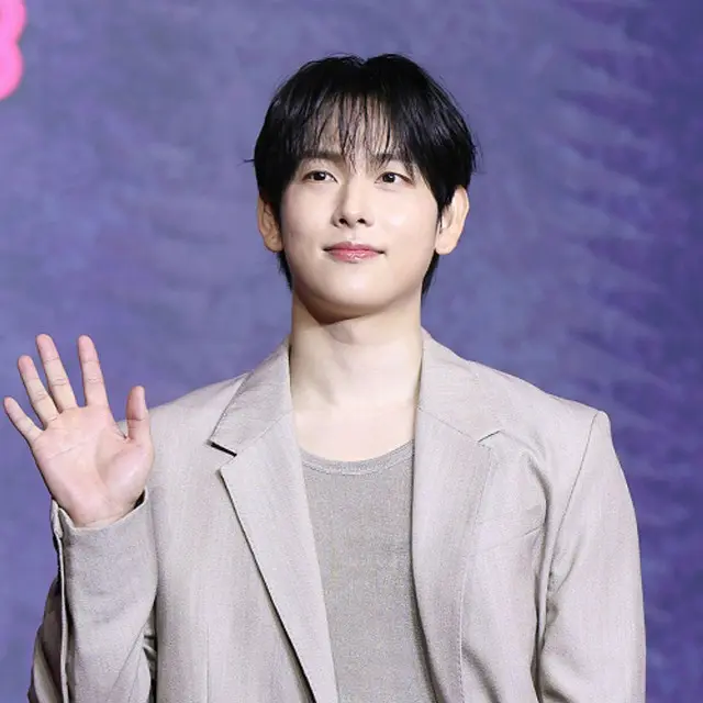 Yim Siwan（イ・ミョンギ）