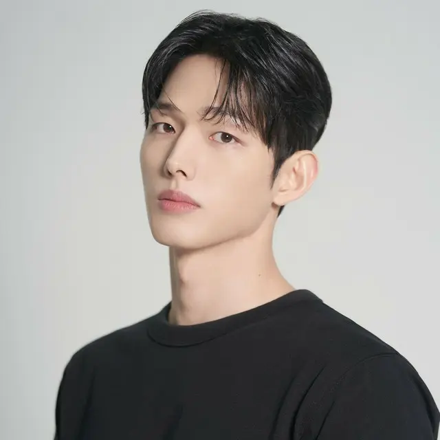 Lee Jung Sic（ハ・ウヨン）