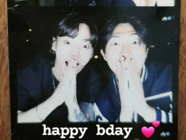 'BTS' RM, 종국의 생일을 맞아 애교 만점 인생 4컷 공개 'happy bday jk'