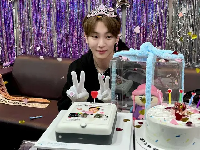 '샤이니' 키(키), 23일 생일을 맞아 다양한 케이크 선물을 받는다