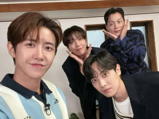 'CNBLUE' 정용화, Kwanghee(ZE:A) & Yun Doo Jun(Highlight) & 이준과 함께 사이좋은 샷… 웨딩보이즈 모임
 ?