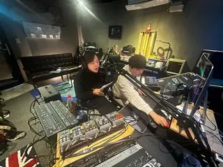 장군석, 밴드 ‘치미로’ 노래 작업 중인 사진 공개