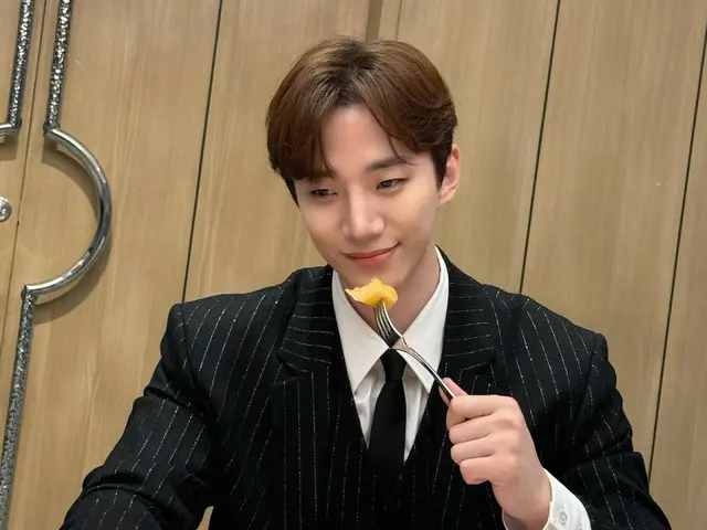 '2PM' 준호, 맛있는 과일을 따끈따끈 귀여움 폭발