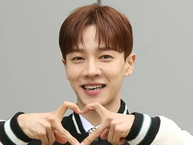 【포토】「HIGHLIGHT」이기광, 「아는 오빠」의 수록을 위해 즐거운 출근 도중