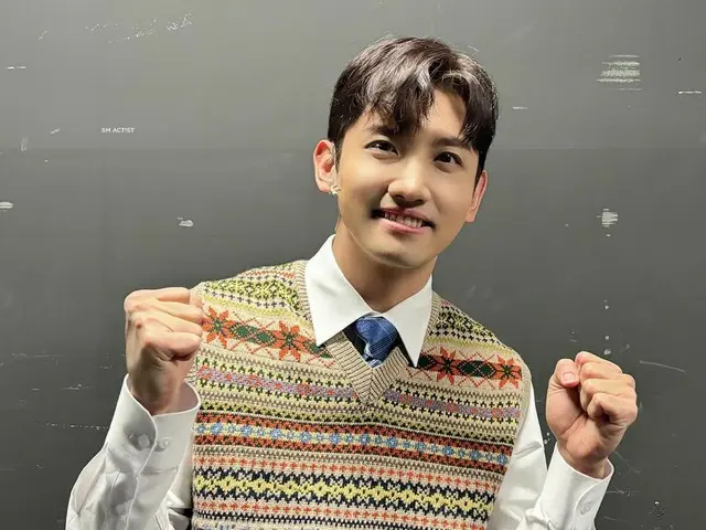 'TVXQ' 창민, 뮤지컬 '벤자민 배턴' 초연 인증샷 공개